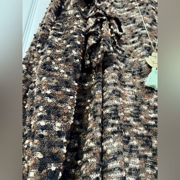 Beautiful! Conrad C Collection detailed & ruffled cardigan! - Picture 5 of 14